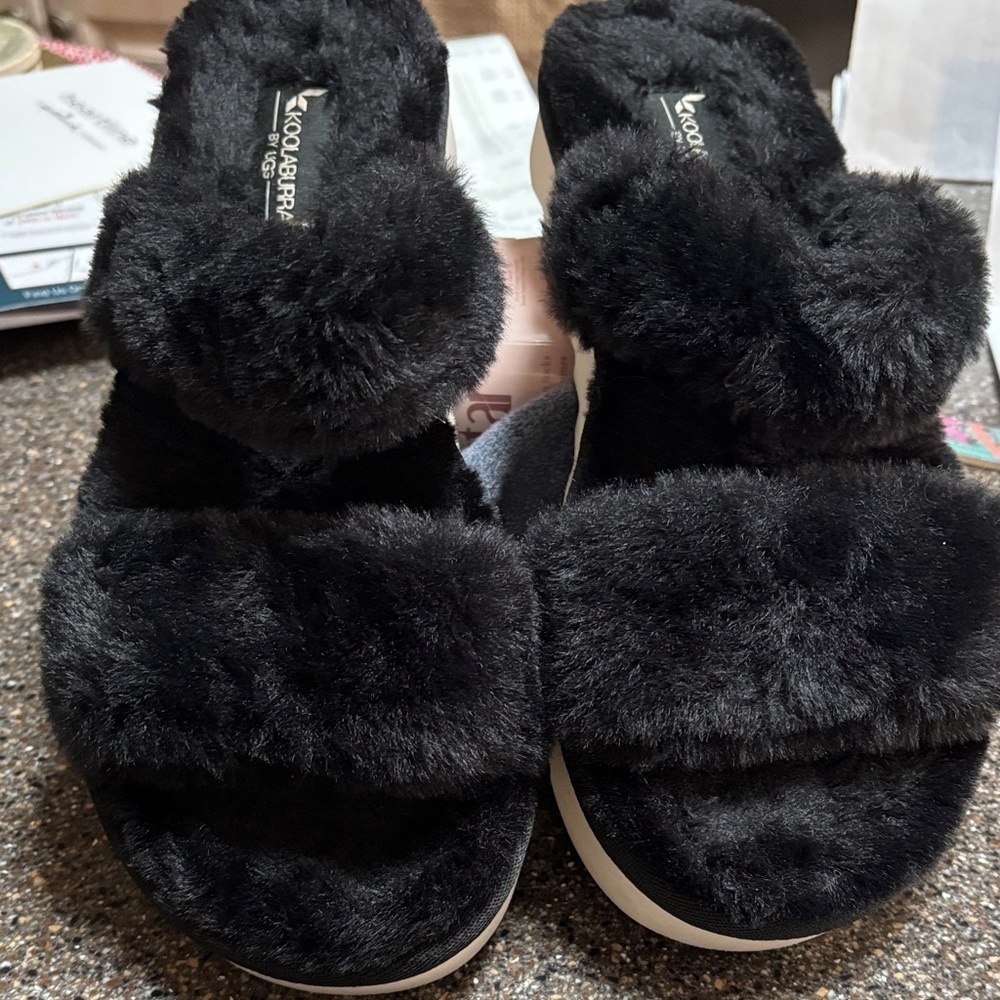 Koolaburra Women's Plush Black Slippers